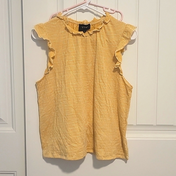 W5 Tops - Cute yellow & white tank